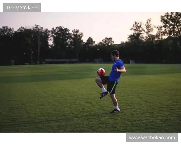 探索赵娜的足球人生:从草地到梦想的深度对话与启示 探索赵娜的足球人生:从草地到梦想的深度对话与启示