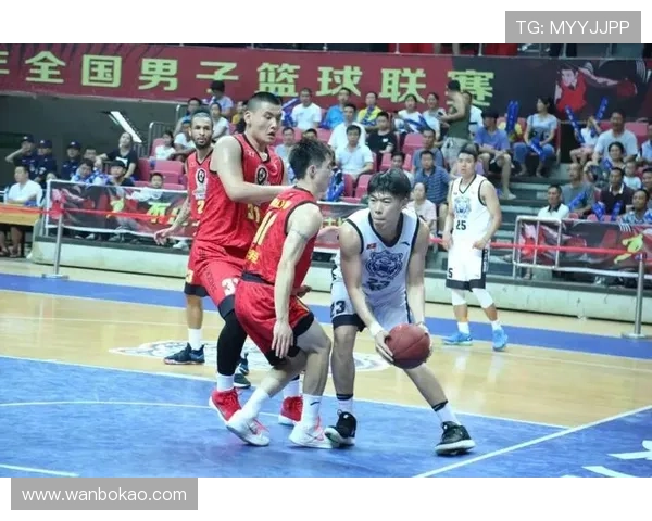 篮球战术评比揭晓上海篮球队荣登第八名引发关注与讨论