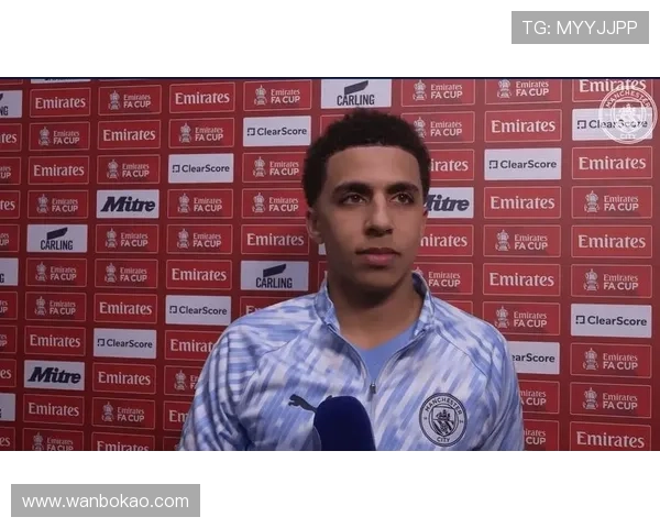 刘易斯足球明星的名字盘点与成就分析